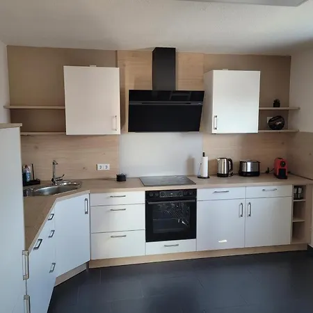 Neu! Og Apartman